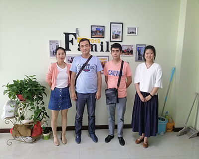 زيارات من عملاء كازاخستان